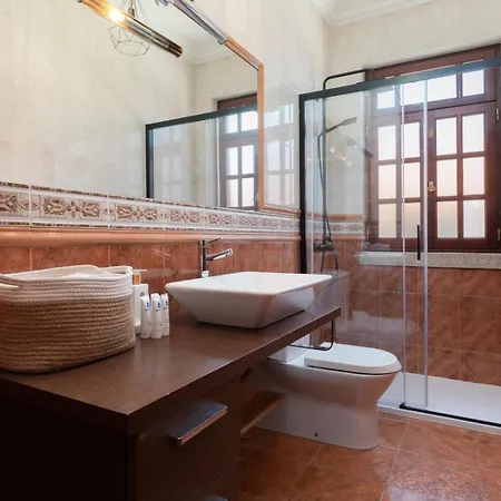 Dom wakacyjny Hostwise - Country W/ Pool, Court & Views Paredes (Porto)