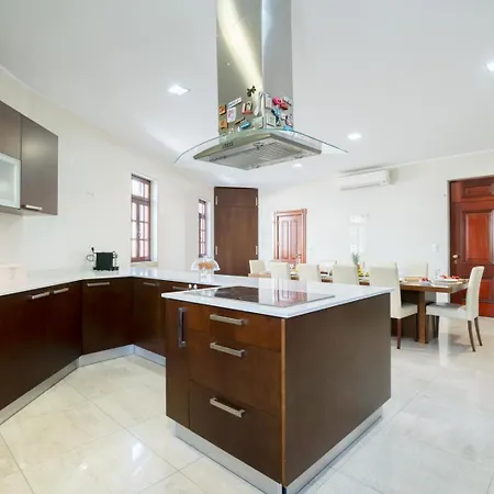 Hostwise - Country W/ Pool, Court & Views Σπίτι διακοπών