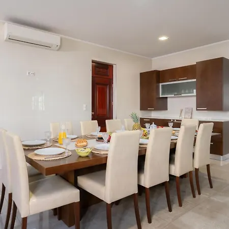 Dom wakacyjny Hostwise - Country W/ Pool, Court & Views