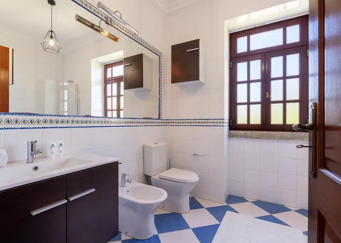 Hostwise - Country W/ Pool, Court & Views Hébergement de vacances