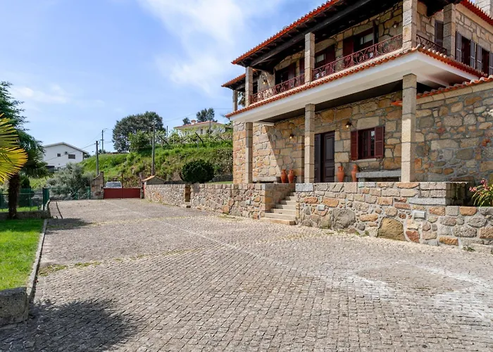 Hébergement de vacances Hostwise - Country W/ Pool, Court & Views *