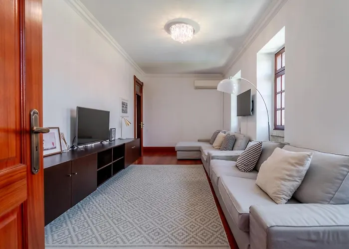 Hébergement de vacances Hostwise - Country W/ Pool, Court & Views *